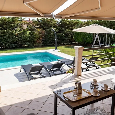 Prázdninový dům In Mit Privatem Pool Pula