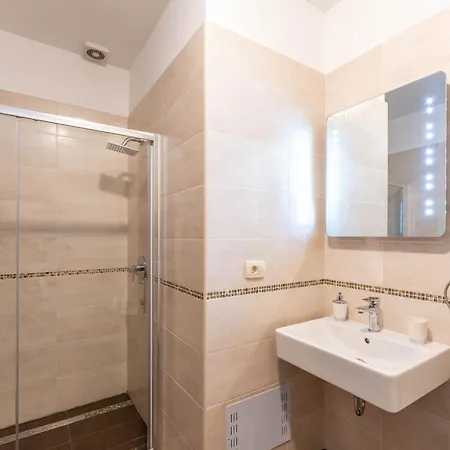 Ferienhaus In Mit Privatem Pool *